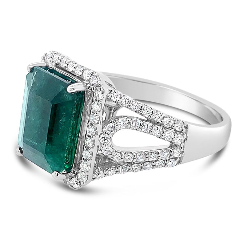 4.37ct Emerald and 0.61ctw Diamonds 14KT White Gold Ring