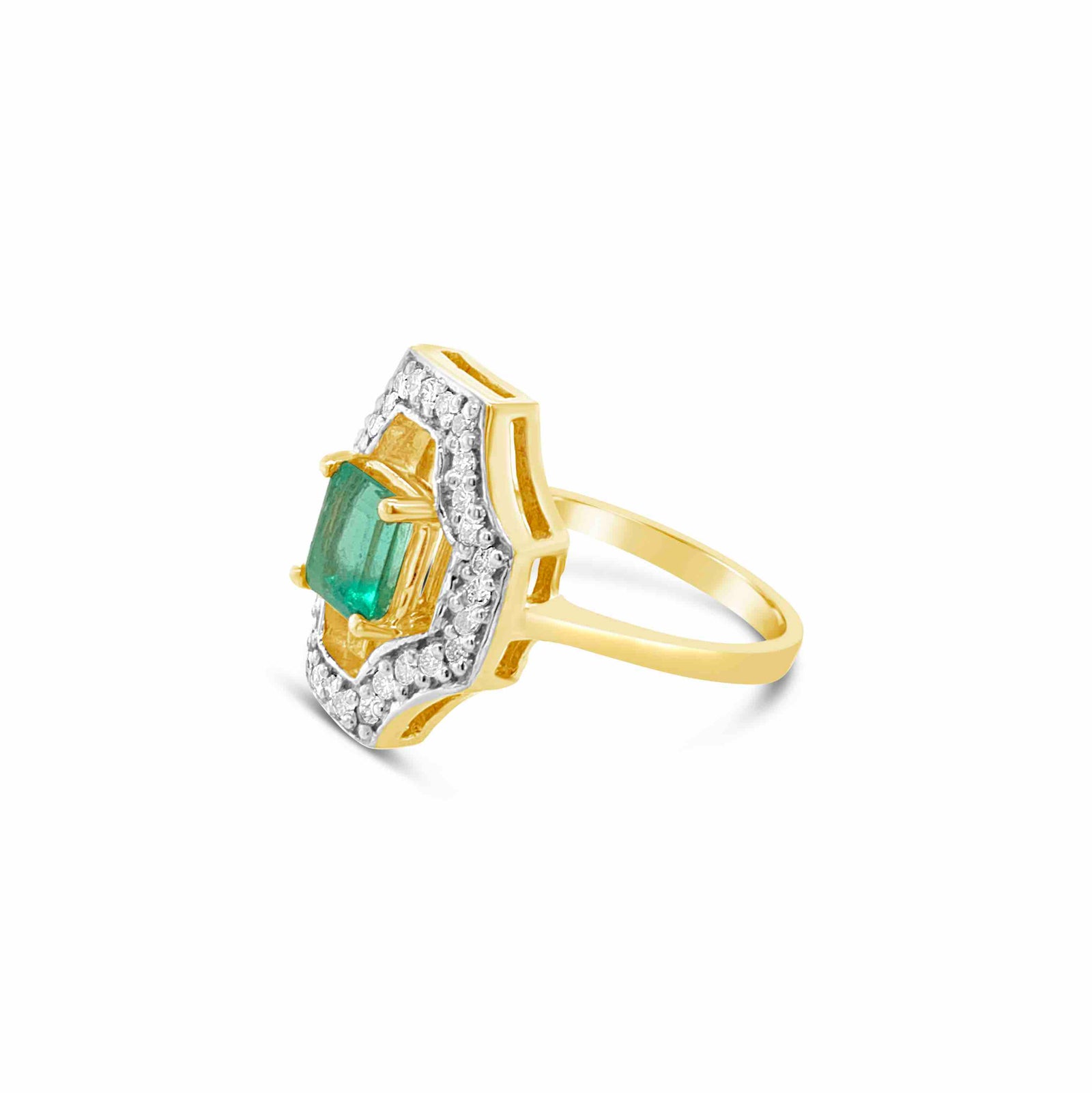 4.86 grams 14K yellow gold Emerald & Diamond ring