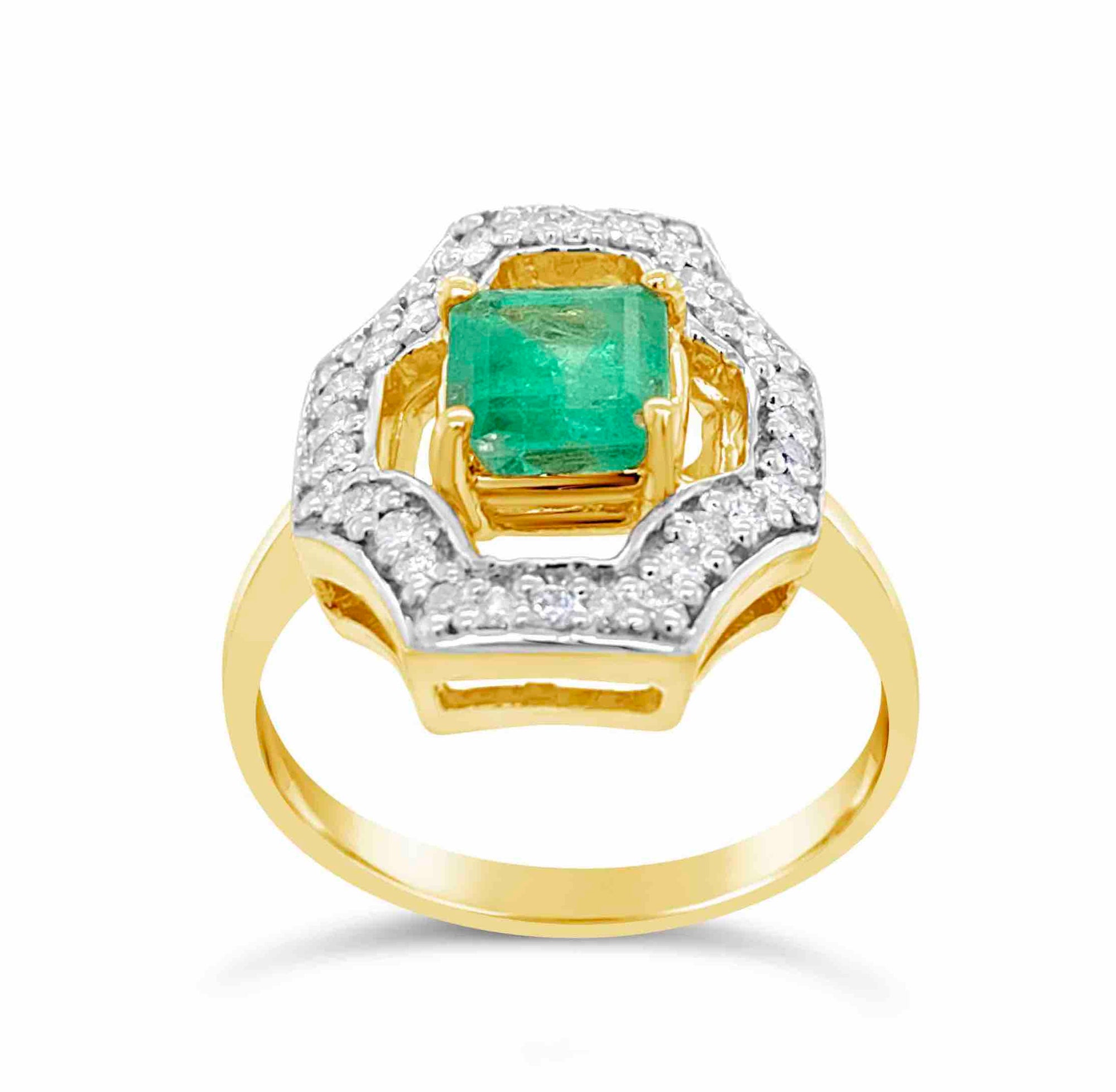 4.86 grams 14K yellow gold Emerald &amp; Diamond ring