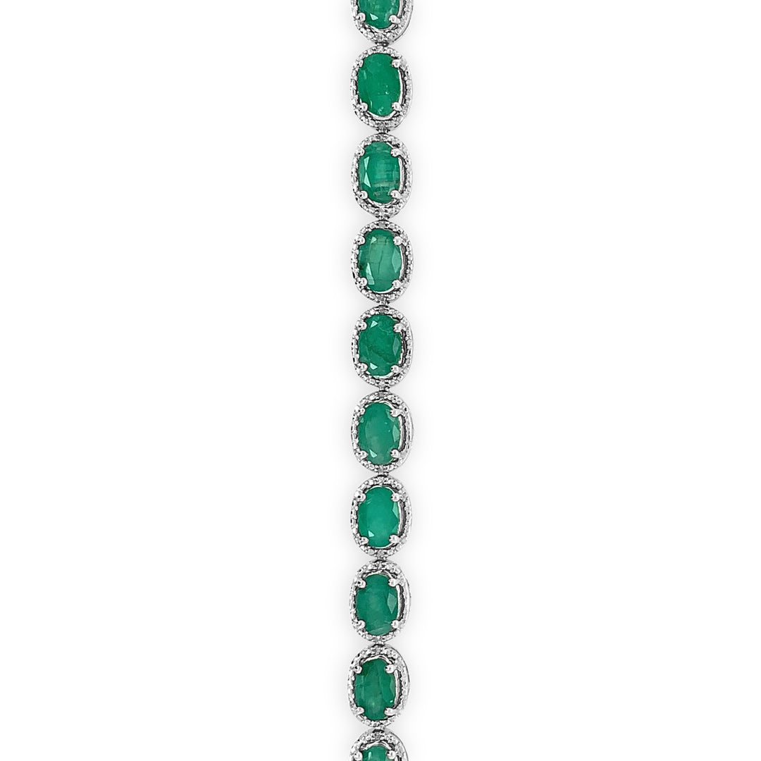 8.14ctw 22 Natural Emeralds and 0.10ctw Diamond Bracelet 925 Silver 9.70 gm