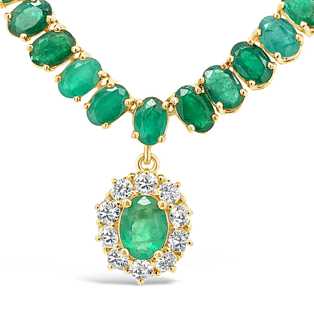 39.89 carats 98 Colombian Emeralds and 0.90 carats Diamond Necklace on 14K Yellow gold