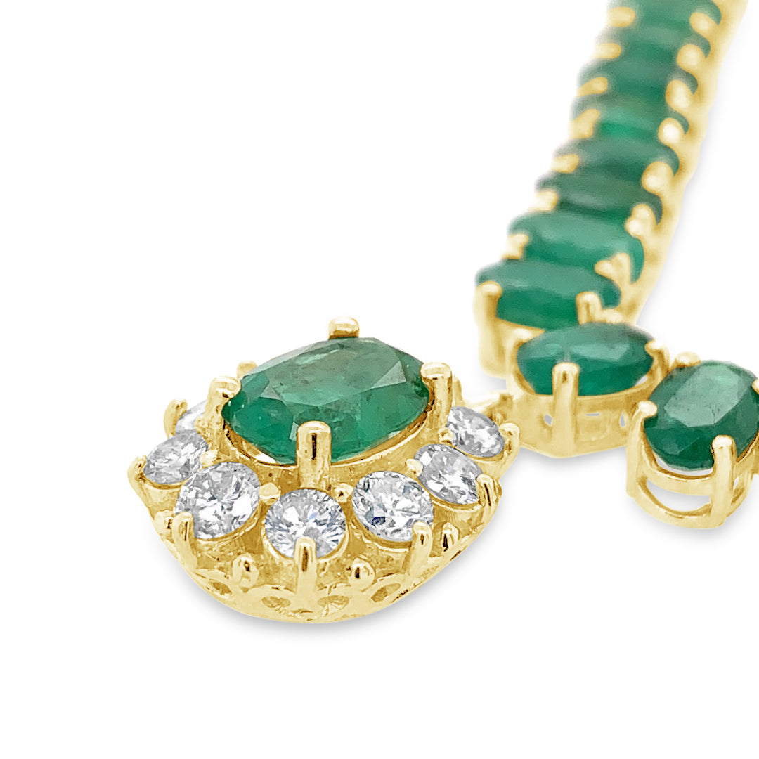 39.89 carats 98 Colombian Emeralds and 0.90 carats Diamond Necklace on 14K Yellow gold