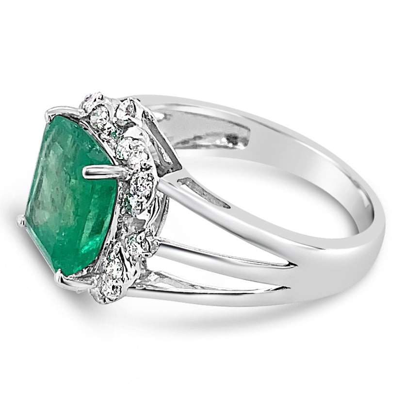 3.38ct Natural Emerald and .36ctw Diamond 14K Yellow Gold Ring 4.1 grams